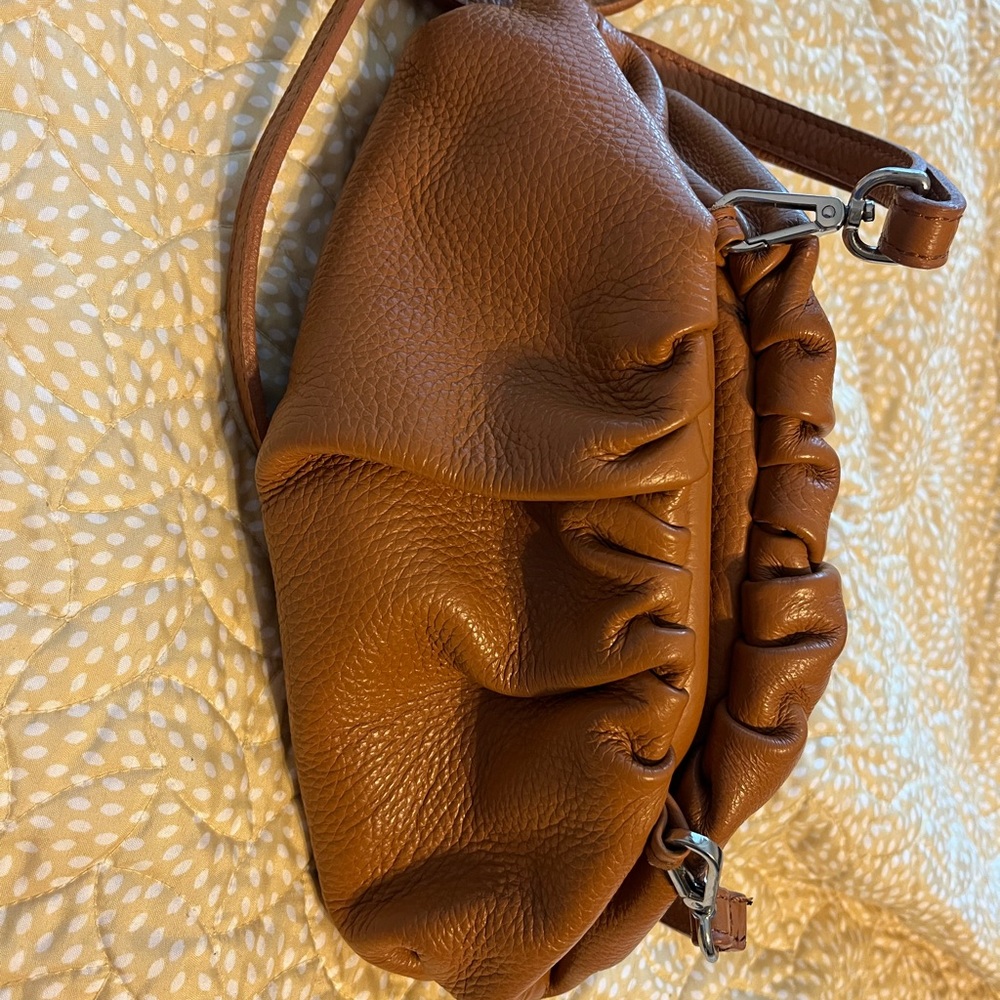 Giulia Massari Scrunched Cognac Crossbody Leather Women's Bag
Make an offer.